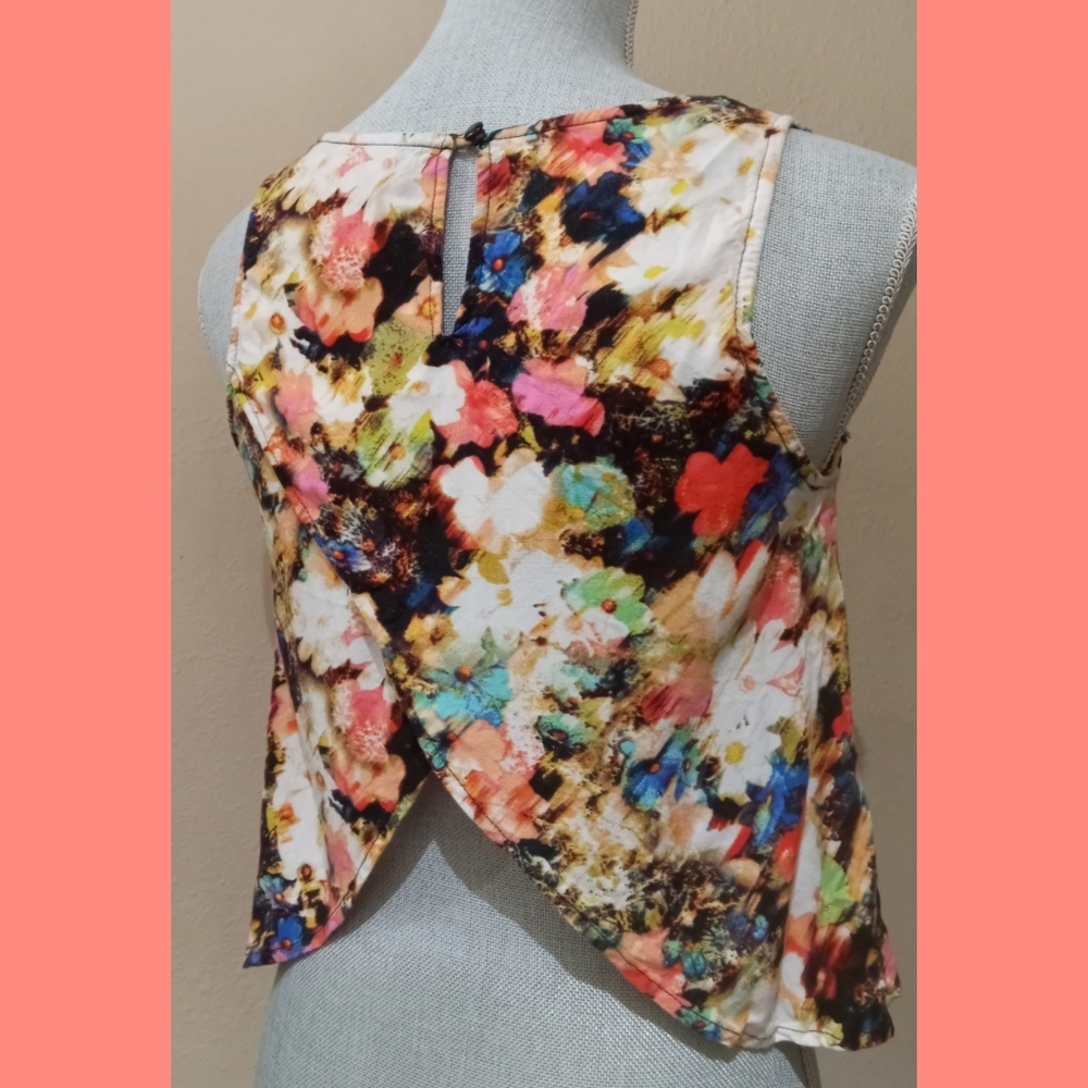 Xhilaration ~ Vibrant Floral Crop Top